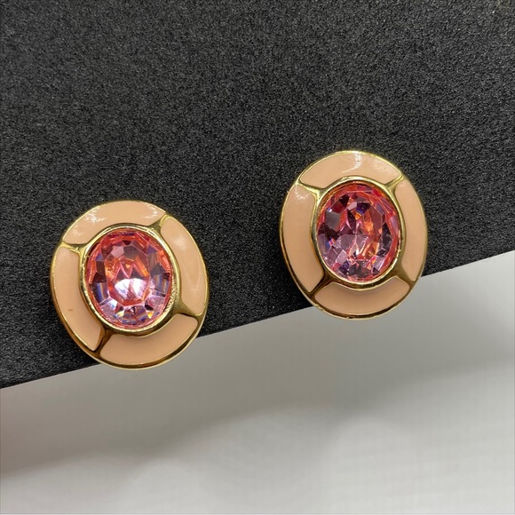 1980s TRIFARI TM Oval Pink Crystal Light Peach Enamel Gold Tone Clip On Earrings